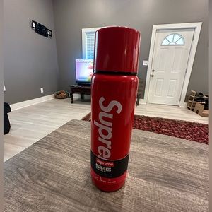 Supreme X SIGG Insulated 0.75L Bottle